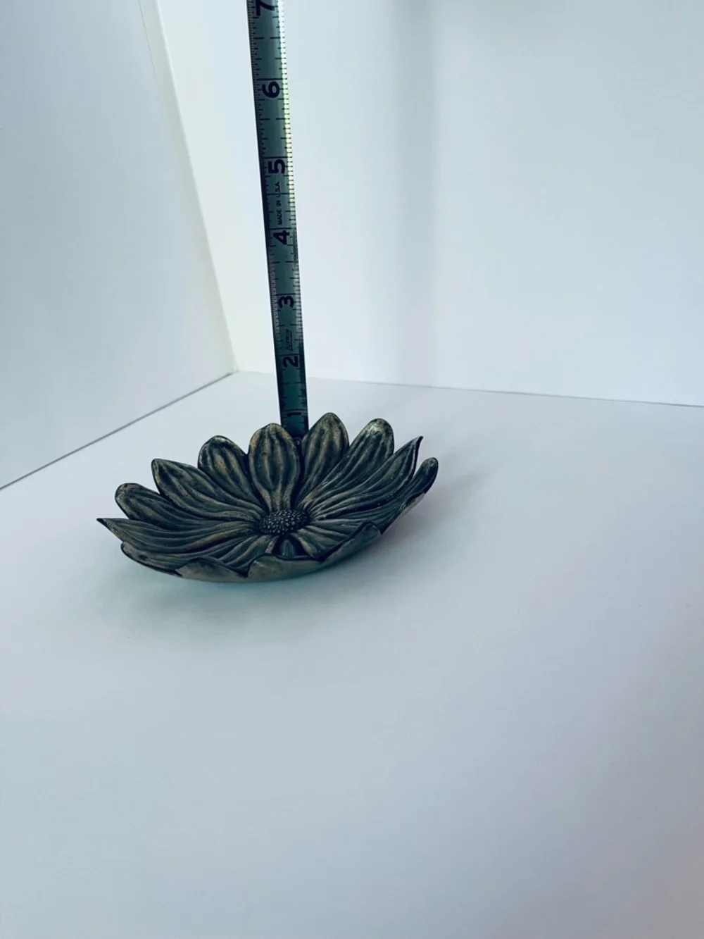 Metal Sunflower Daisy Decorative jewelry dish key holder decorative tray